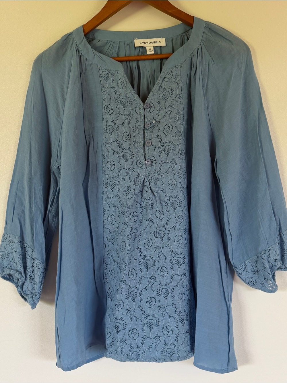 Emily Daniels Dusty Blue Lace Front 3/4 Sleeve Top Size M